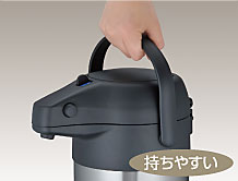 大きなハンドルが持ちやすく、部屋中どこにでも気軽に持ち運べます。