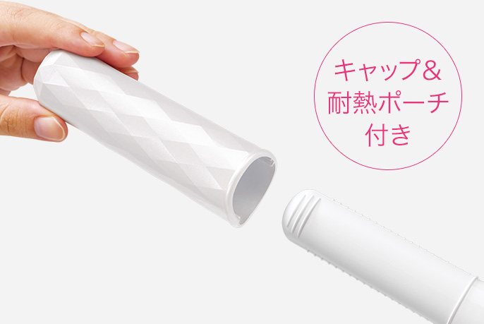 キャップを外している様子です。