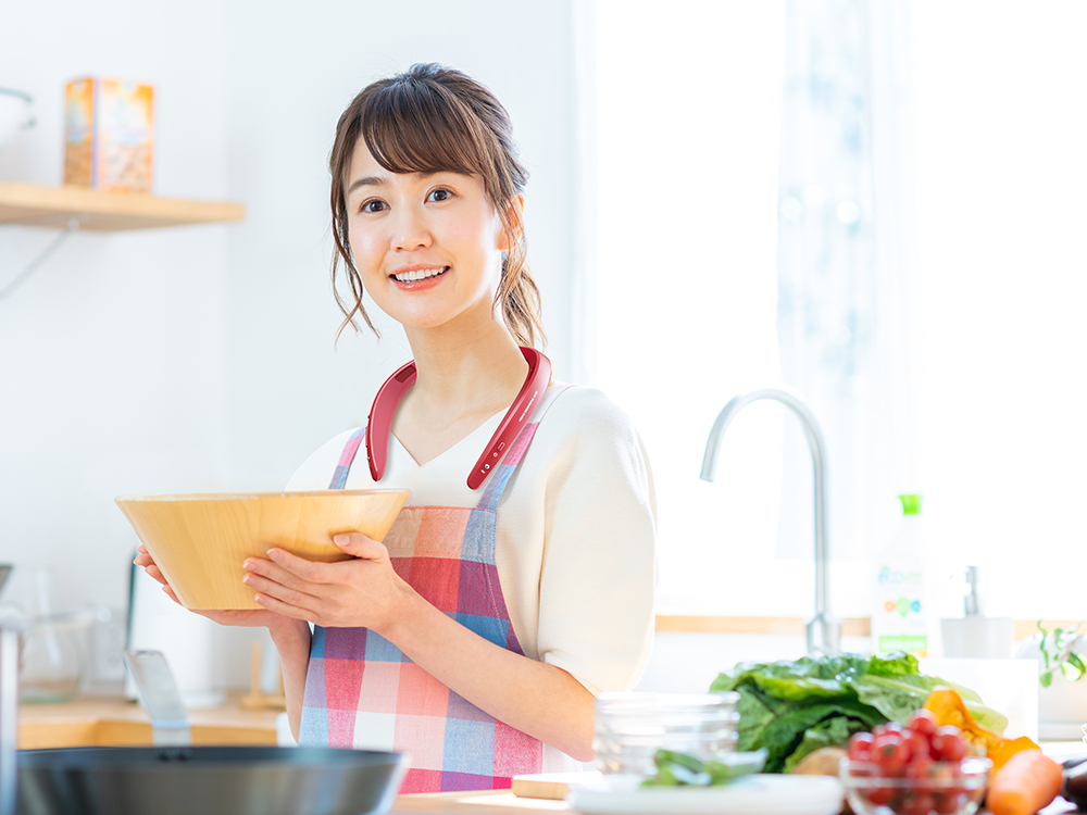 キッチンでの使用や汗にも強い生活防水仕様(IPX4相当)