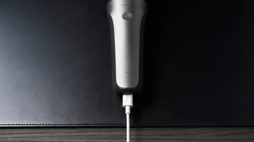 写真：USB充電している様子