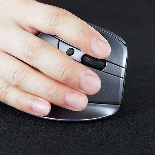 上質のスクロールホイールと便利なミドルクリック