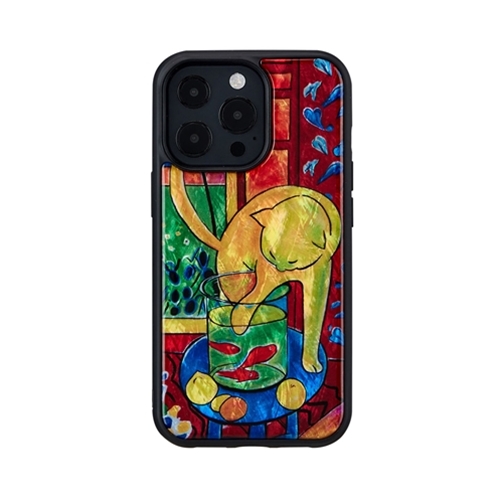 ikins I21069i13P [天然貝ケース for iPhone 13 Pro 魚と猫]